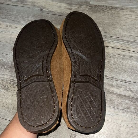 Minnetonka shoes - Picture 3 of 3